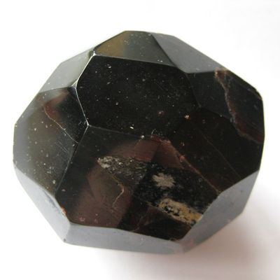 1 pc Faceted Polished Garnet, 4–4.5 cm