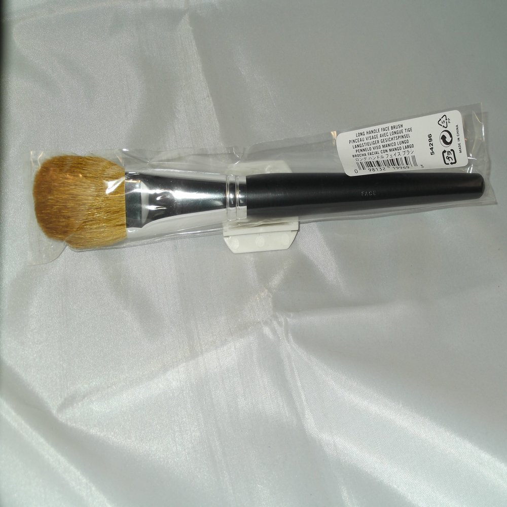 bareMinerals Long-Handle Face Brush