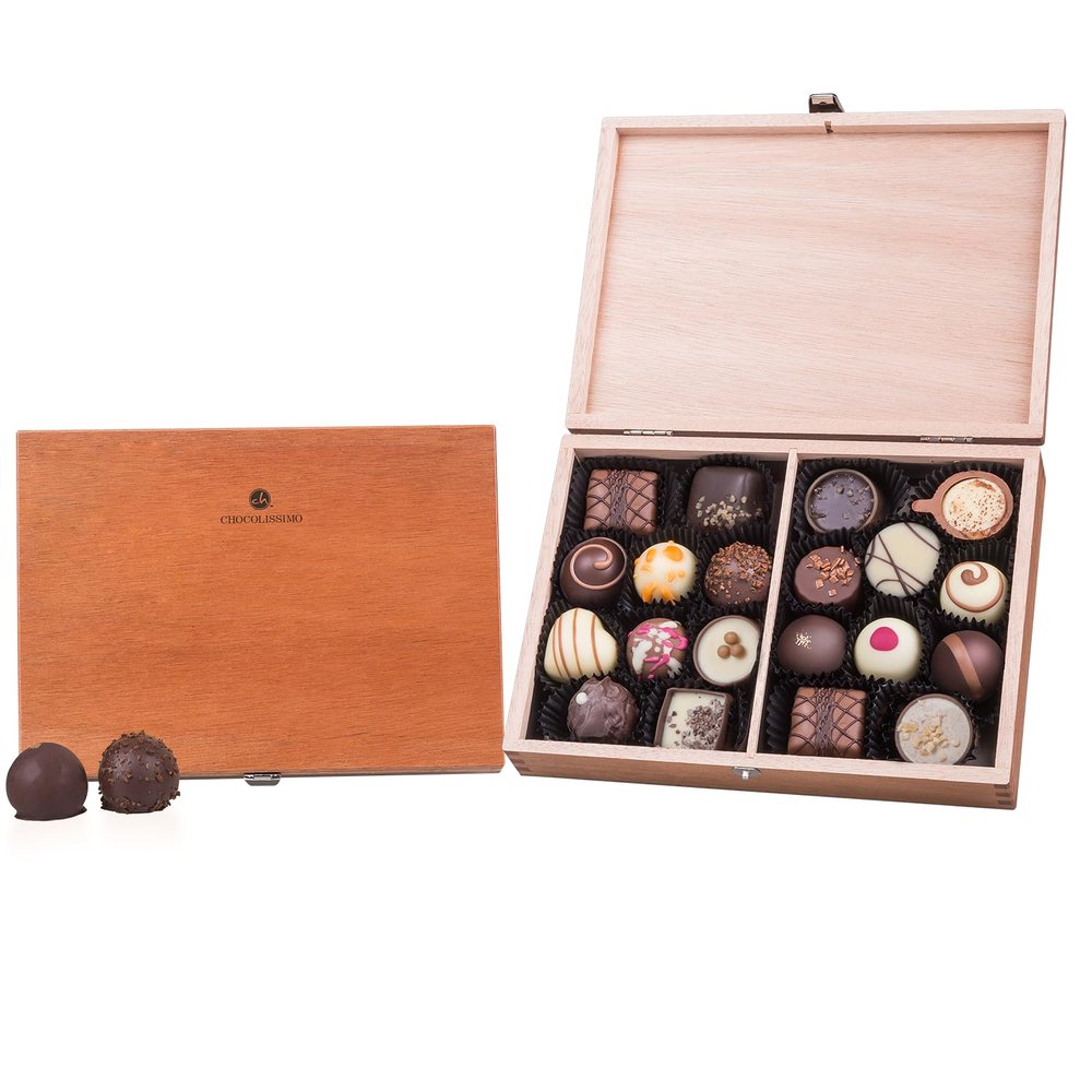 CHOCOLISSIMO Belgian Praline Gift 250 g – 20 Handmade Pralines in an Elegant Wooden Box – Luxury Chocolate Gift for Valentine's Day, Birthdays or Chocolate Lovers – ChocoClassic