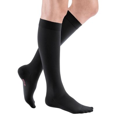 mediven comfort CCL 2 AD Short Knee-High Compression Stockings (34–38 cm), Size VII, Black