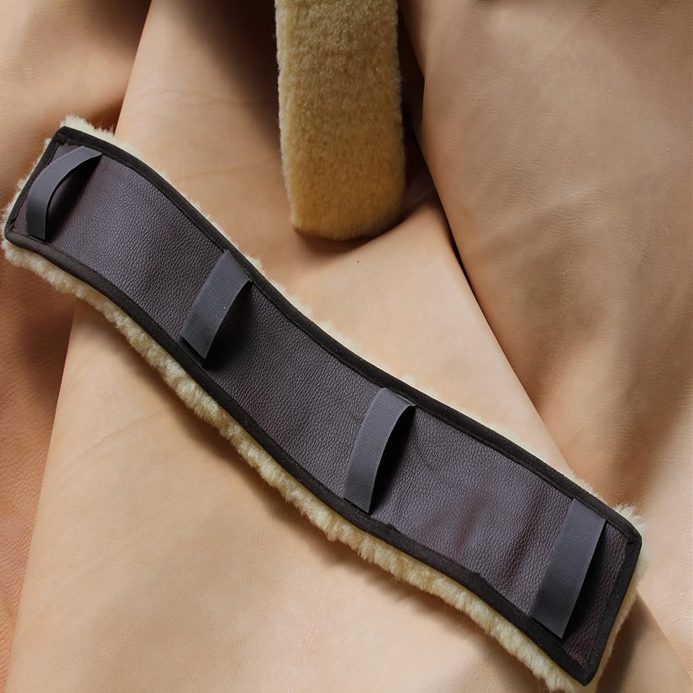 Förster-Fellnest Lambskin Girth Protector with Leather Backing