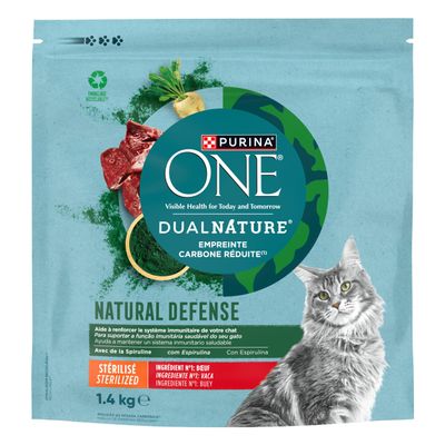 PURINA ONE DualNature Natural Defense Dry Cat Food with Beef for Sterilized Adult Cats, 1.4 kg