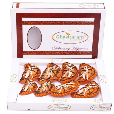 Ghasitaram Gift Holi Sweets, Orange-Flavored Gujiya, 200 g | Gift for Diwali, Holi, Rakhi, Valentine's Day, Christmas, Birthdays, Anniversaries, Her or Him