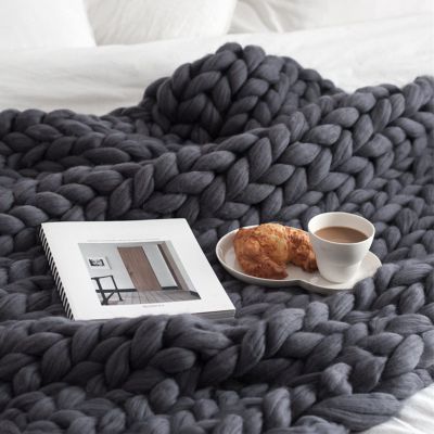 YZJJ Handmade Chunky Knit Cozy Blanket