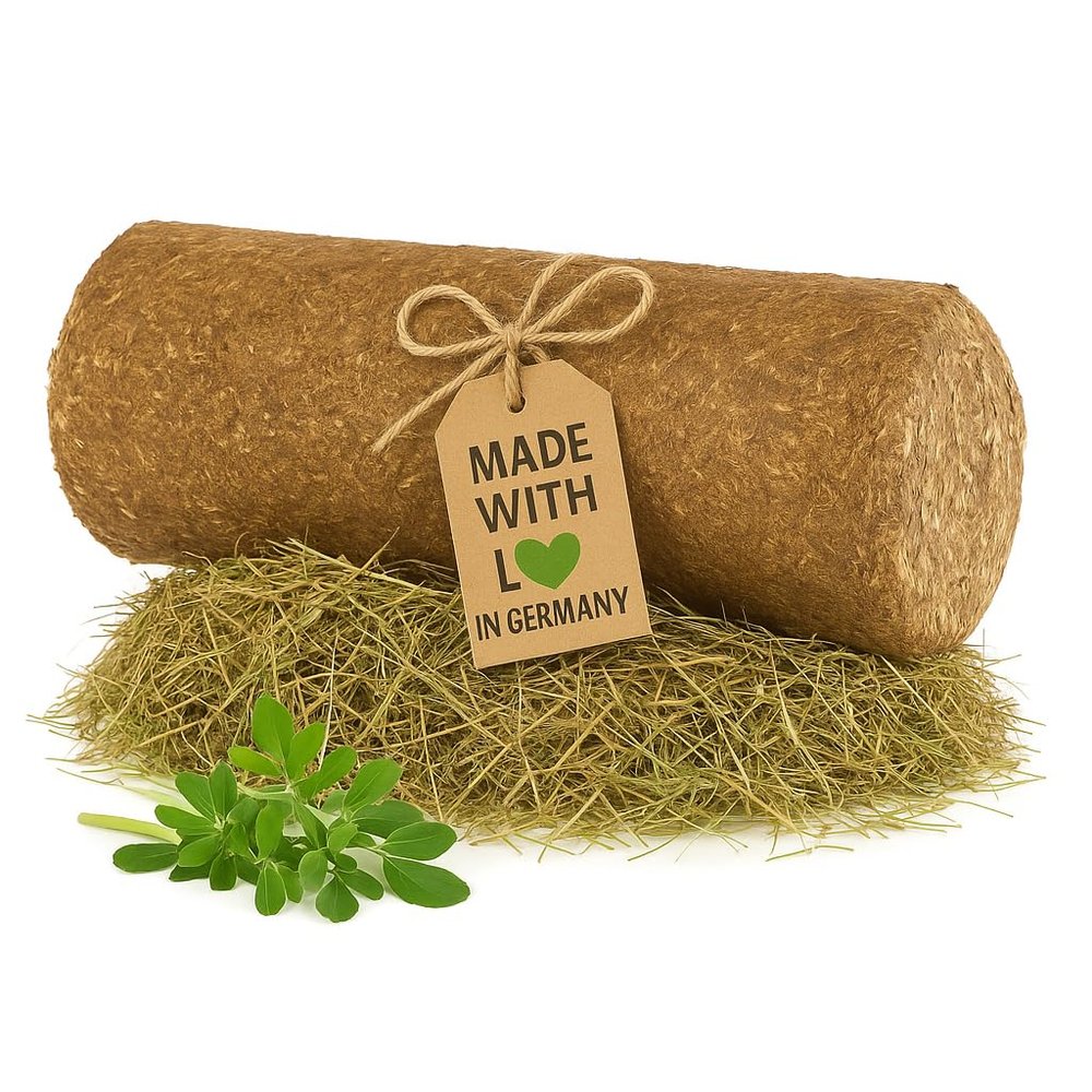 LAX Crunchy Hay & Alfalfa Sticks for Horses, 28 kg (32 Sticks)