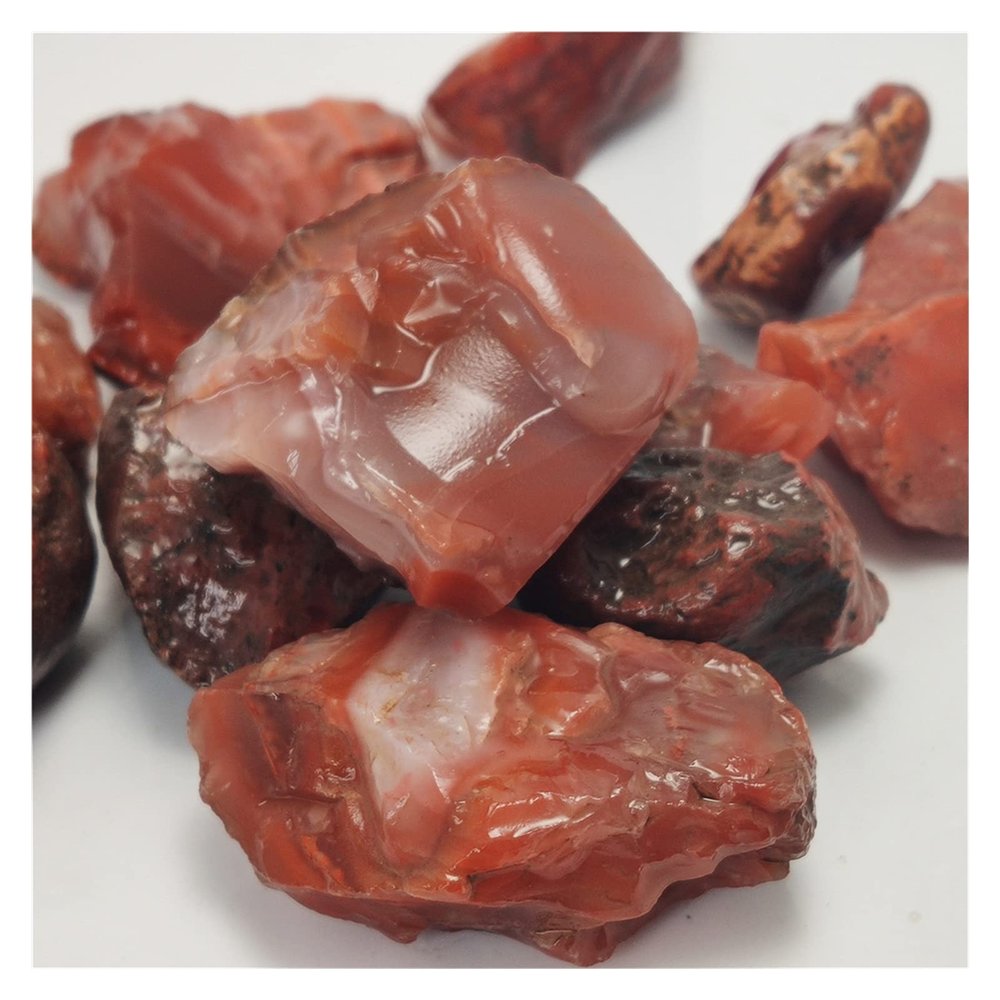 Kigauru Natural Rough Red Carnelian Crystal Tumbled Stone for Chakra Healing and Aquarium Decoration, 100 g, 2–5 cm