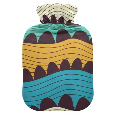 Mnsruu Hot Water Bottle with Soft Striped and Circle Cover, 2 L