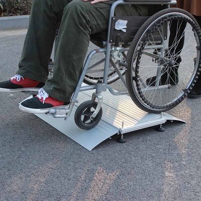 Aluminum Wheelchair Ramp, Bridge-Style Threshold Ramp with Adjustable Support Feet, for Home Stairs (102 × 74 cm / 40 × 29 in)