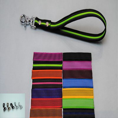 Short Leash Rubberized 20mm x 35cm with Loop (Bordeaux Red, Silver Carabiner)