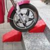 MINUSE Portable Plastic Curb Ramp, Connectable Red Triangle Ramp, 12 x 14 x 20 cm view 3