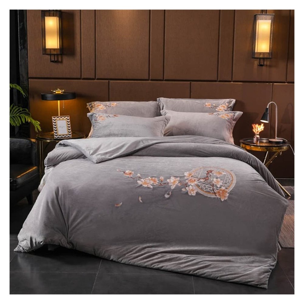 DUnLap Winter Crystal Velvet and Coral Velvet 4-Piece Bedding Set, Thick Plush Flannel, White, Full