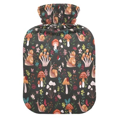 HMZXZ Hot Water Bottle with Cover, Mushrooms, Snails, Ladybugs, Spring Flowers, 2 L, PVC, Hot Water Bag for Pain Relief, Feet and Menstrual Discomfort