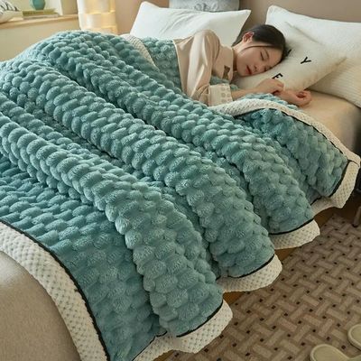 MAIYO Plush Soft Winter Blanket, Thick Milk Velvet Warm Quilt for Bed, Sofa, Office, or Naps
