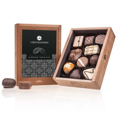 NEW Elegance – Black – Ten Handmade Pralines in a Wooden Box