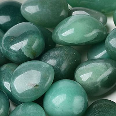 WIOSEN Natural Green Aventurine Crystals and Healing Stones, Polished Tumbled Gemstone for Aquarium, Home and Garden Décor, Bulk