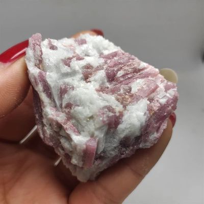 BUSOTH Natural Red Tourmaline Rough Stone, Rubellite Crystal Specimen (80–100 g)