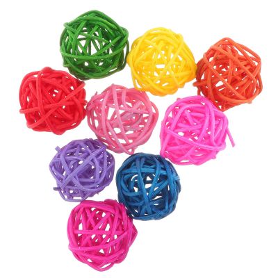 Beavorty 50-Piece 3 cm Colorful Rattan Ball Chew Toys for Parrots, Random Color