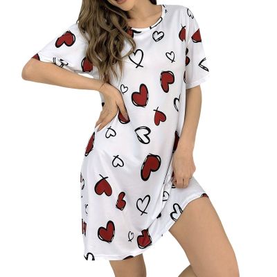 Women's Short-Sleeve Nightshirt with Round Neck and Heart Pattern