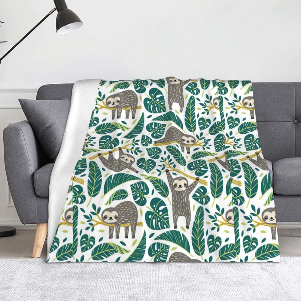 WURTON Charming Sloth Print, 127 x 152 cm, Anti-Pilling Flannel Throw Blanket for All Seasons, Kids, Toddlers, and Adults