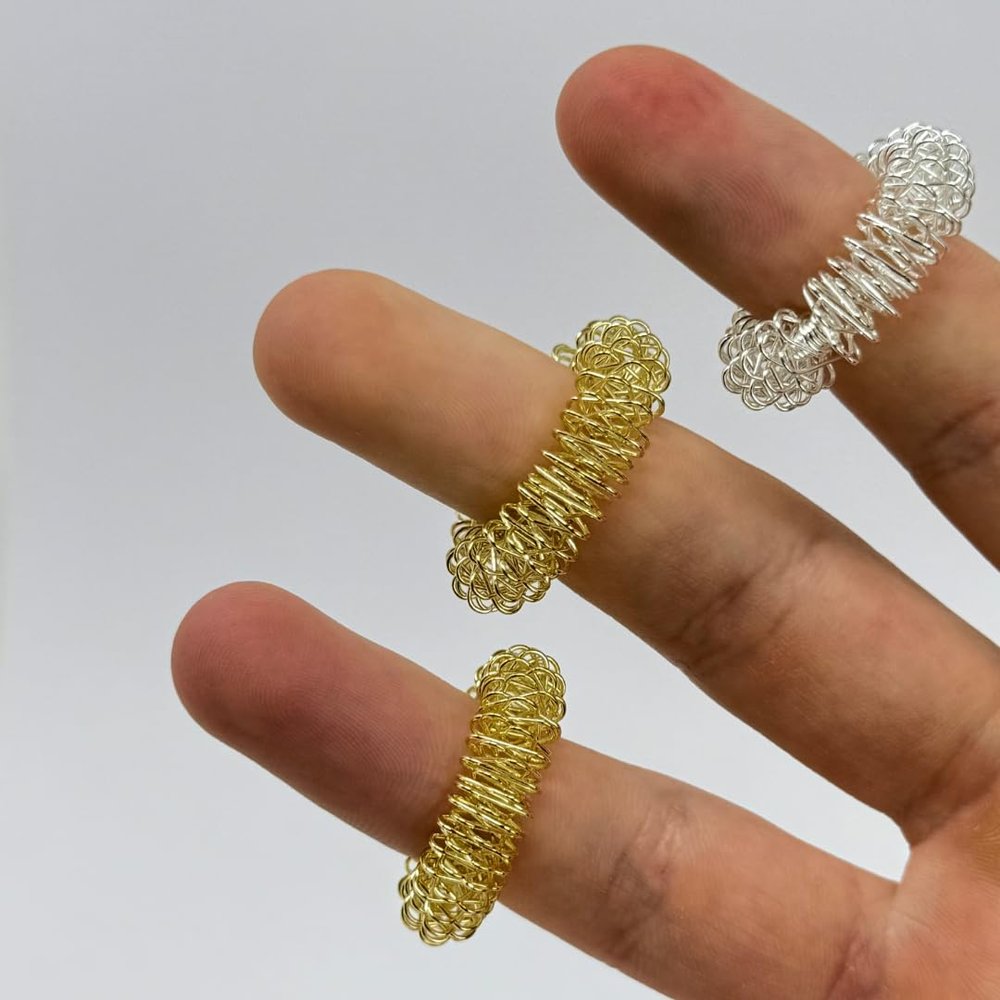 ATC Handels GmbH Finger Massage Rings in Gold or Silver for Fingers and Toes, Made of Spring Steel for Personalized Relaxation (10 Silver and 10 Gold)