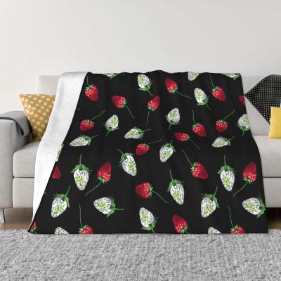 JIUJIUJIU Strawberry Pattern Flannel Throw Blanket