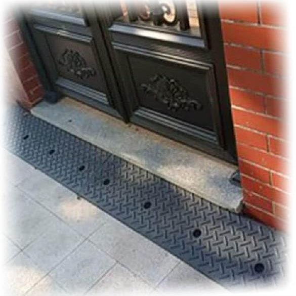 Generic Rubber Curb Ramp, Portable Vehicle Curb Ramp, Height 4–18 cm, Heavy-Duty Non-Slip Threshold Ramp, 100 × 25 × 5 cm