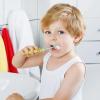 3-Sided Manual Toothbrush, Astronaut view 2