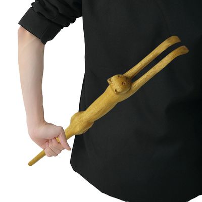 Funny Cat-Shaped Wooden Back Scratcher with Long Basswood Handle