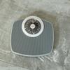 7LiuYueFei6 Mechanical Personal Bathroom Scale, Silver Gray view 3