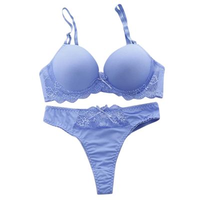 Women's Lace Push-Up Bra and Panty Set