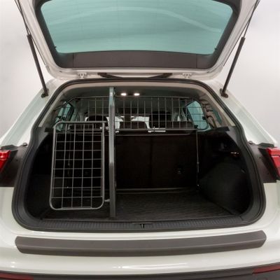 Travall Dog Guard, Divider & Rear Barrier Set for BMW 5 Series (2020–2023) Wagon, 60/40 Split