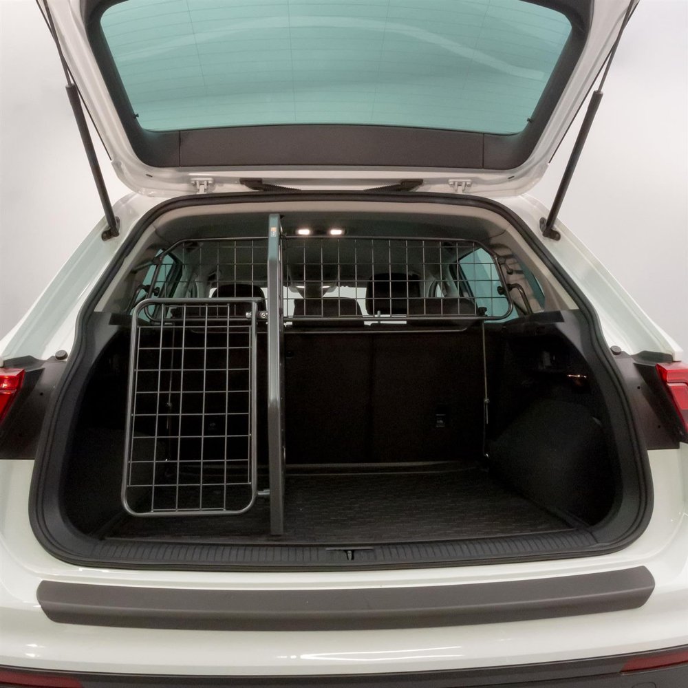 Travall Dog Guard, Divider & Rear Barrier Set for BMW 5 Series (2020–2023) Wagon, 60/40 Split