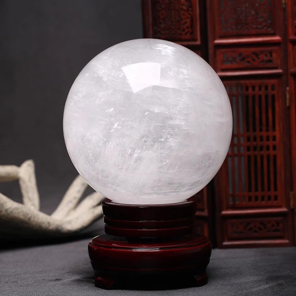 NHDVDVAV White Calcite Quartz Sphere with Wooden Base, 8 cm/3.14 in