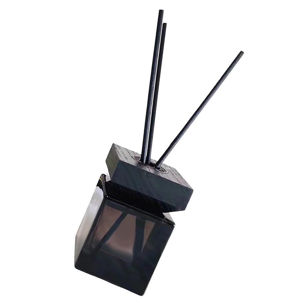 SOLUSTRE 100 ml Glass Aroma Diffuser Bottle with Rattan Reeds and Wooden Lid