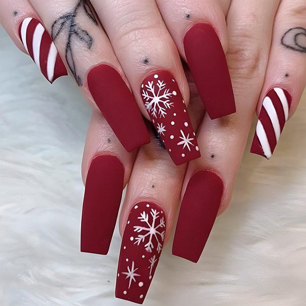 NICENEEDED 24-Piece Christmas Press-On Nails, Short Square Design