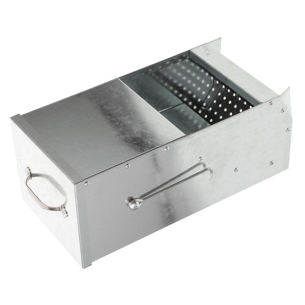 BESTonZON 650 ml Metal Feeder with Removable Lid and Hooks for Hamsters and Ferrets