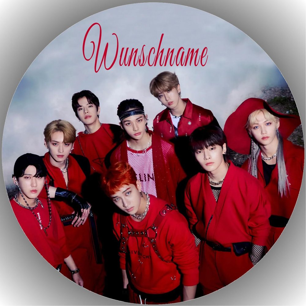 STRAY KIDS Edible Fondant Cake Topper, 20 cm, Customizable with Name