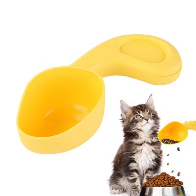 Dog Food Scoop with Integrated Sealing Clip
