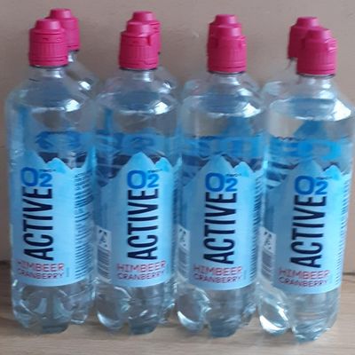 Active O2 Raspberry, 8 Bottles, 0.75 L Each, With Single-Use Deposit