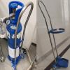 Indoor Oxygen Cylinder Holder with Wheels, Lightweight Oxygen Cylinder Stand and Cart, Multifunctional Gas Storage Rack (80 cm/31.5 in) view 2