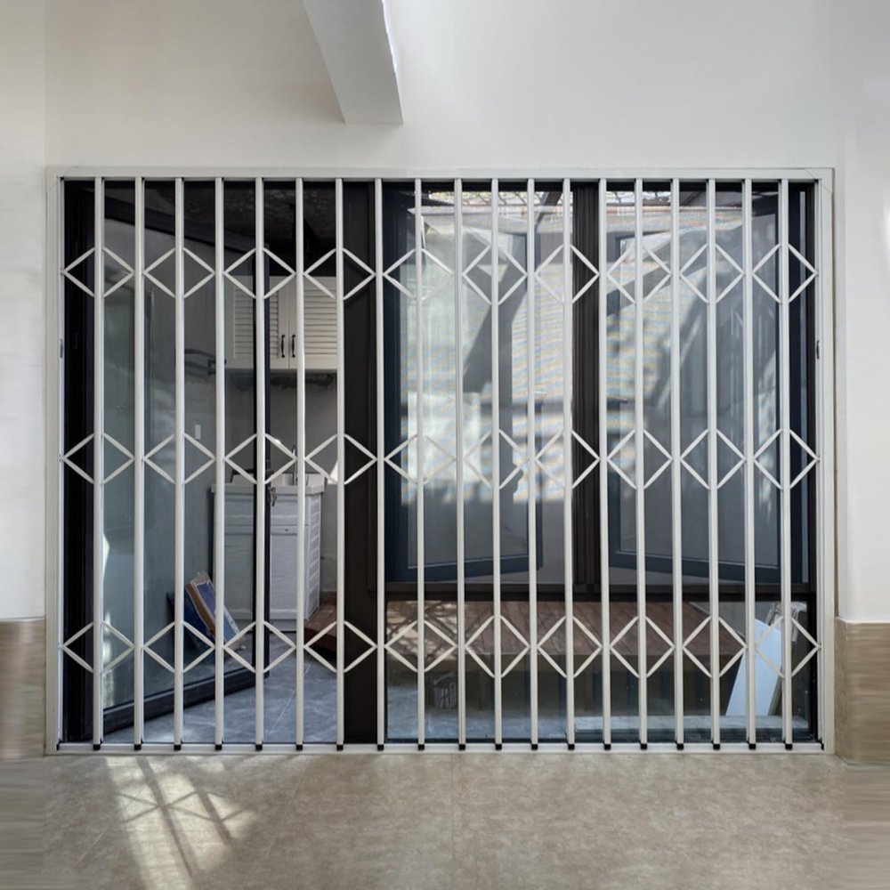 Adjustable Lockable Window Security Gate, Anti-Burglary Window Barrier and Balustrade Protection Set (W 75 x H 140 cm), 50–210 cm Options