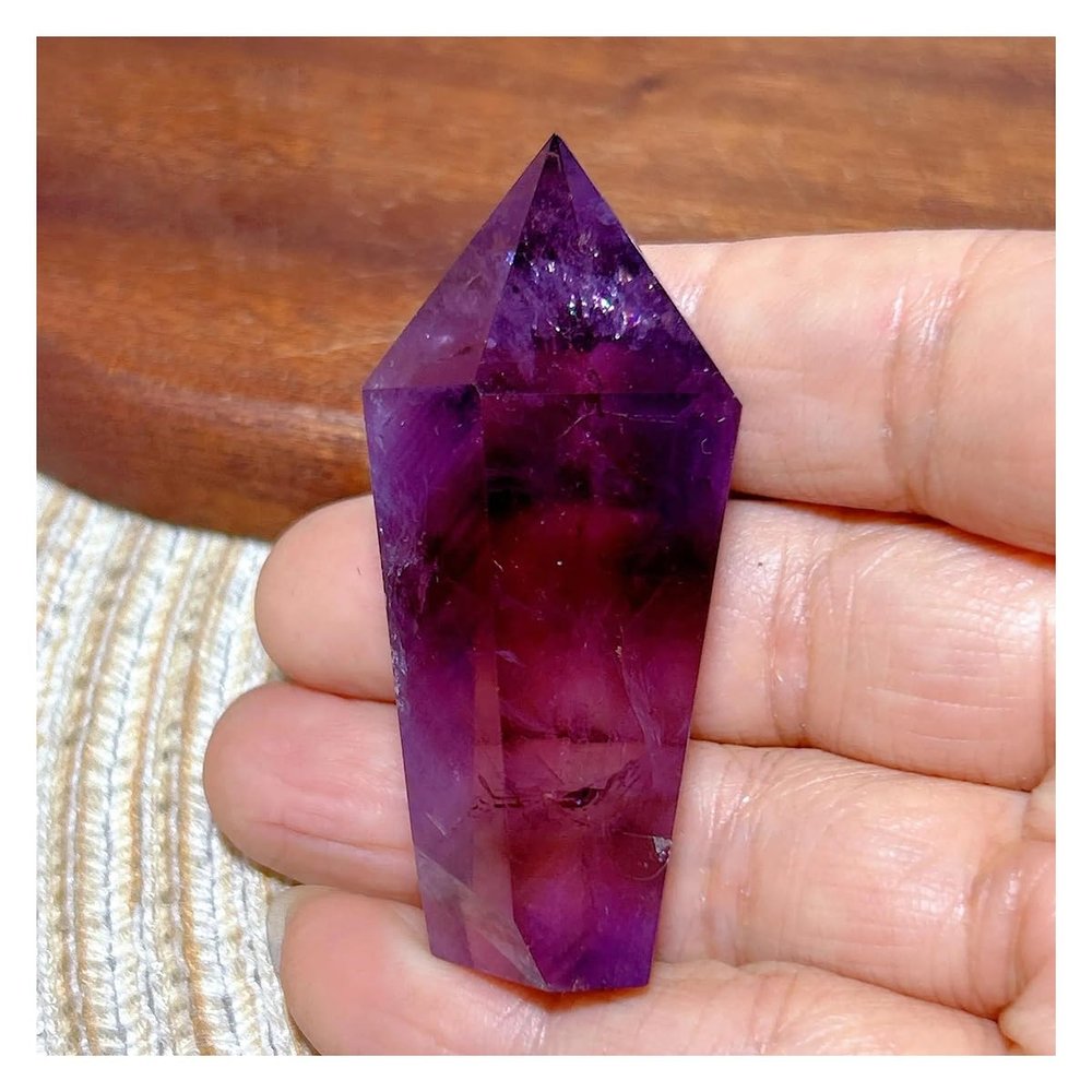 Natural Crystal Amethyst Wand for Home Decor, Crystal Stone Necklace with Holder (49 g V)