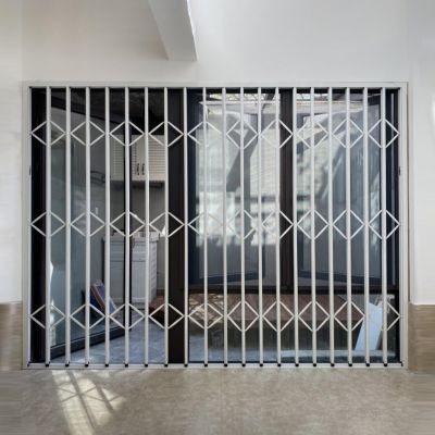 Adjustable Window Security Grille with Lock, Burglary Protection, 50–210 cm, Strong Window Protection (Width 135 x Height)
