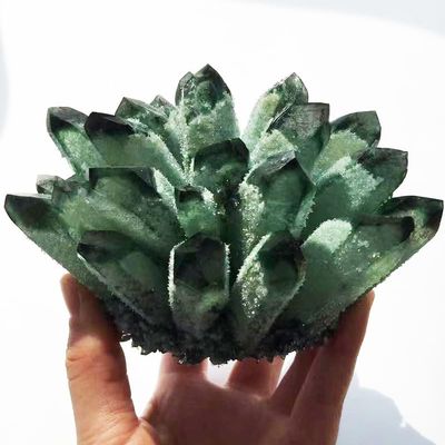 IUYIXWFP Natural Raw Quartz Crystal Cluster, Green Crystal Cluster, 1,000 g