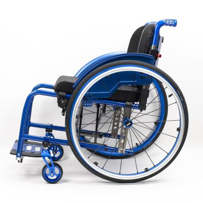 Lightweight Foldable Self-Propelled Wheelchair, Aluminum Frame, 100 kg Capacity, 42 cm Seat Width