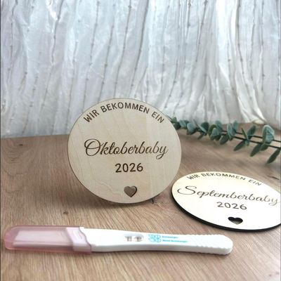 Generic Pregnancy Announcement Wooden Disc, We’re Expecting a 2026 or 2027 Baby, 10 cm Diameter, Birth 2026 (March Baby 2027)