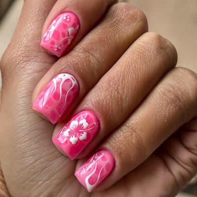 Short Square Press-On Nails with Pink Blooming Flowers, 24-Piece Set