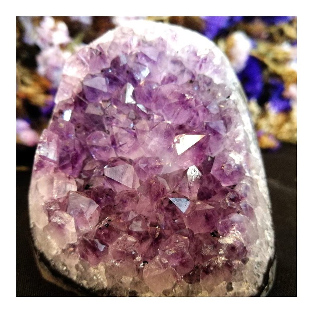 LQYXGS Crystal Stone Home Décor Accessories – Natural Quartz Crystal Cluster, Chakra Amethyst Geode