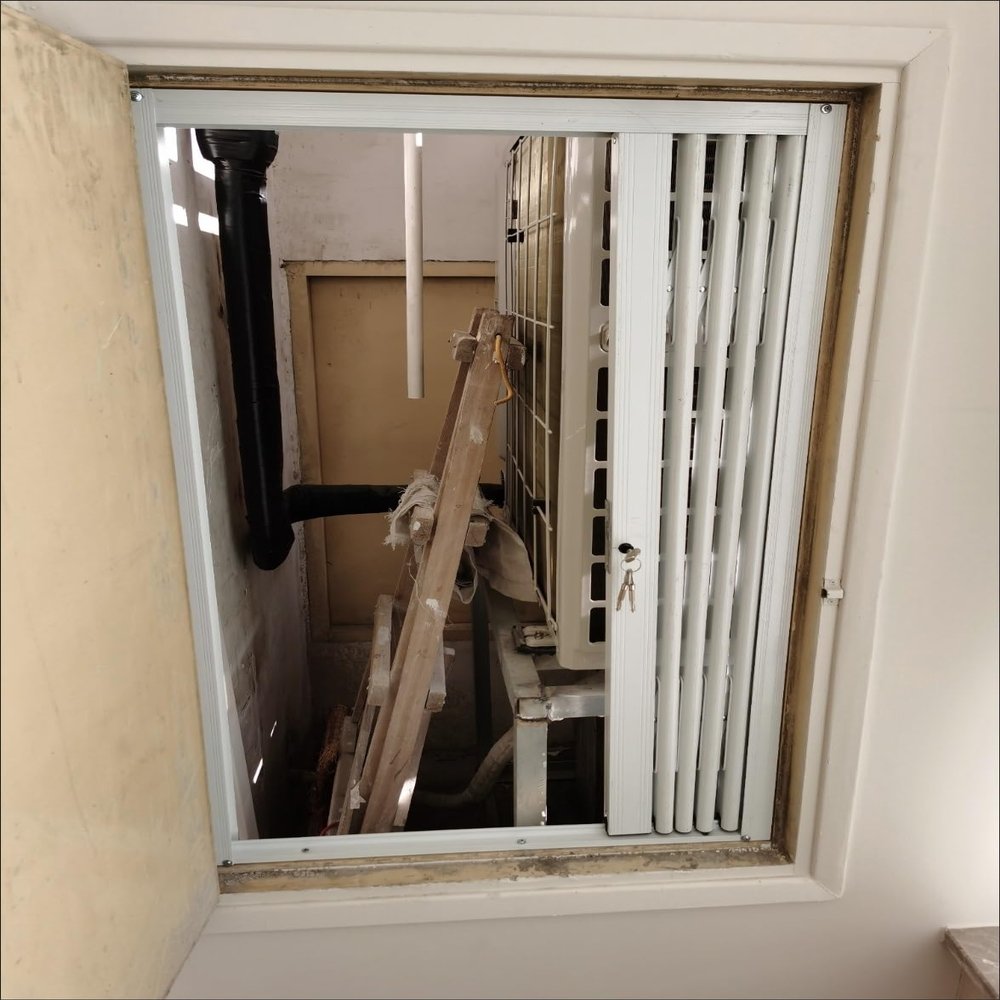 Folding Safety Bars for Windows and Balconies