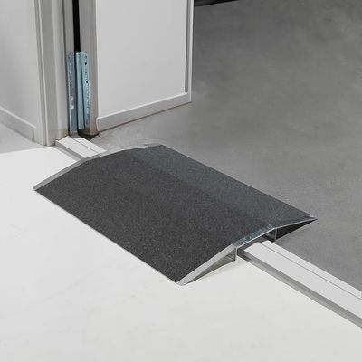 Aluminum Alloy Threshold Ramp for Wheelchair Access, 300 kg Capacity